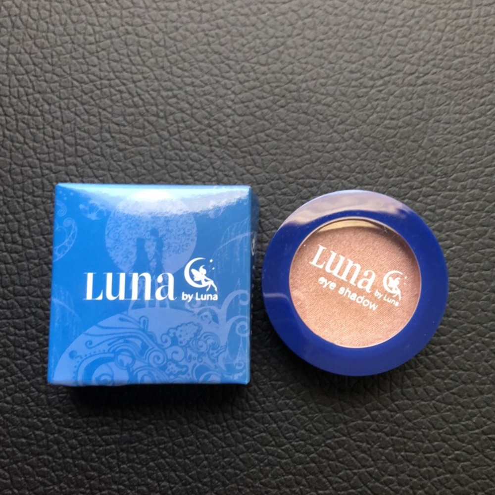 Selene Eye Shadow - single